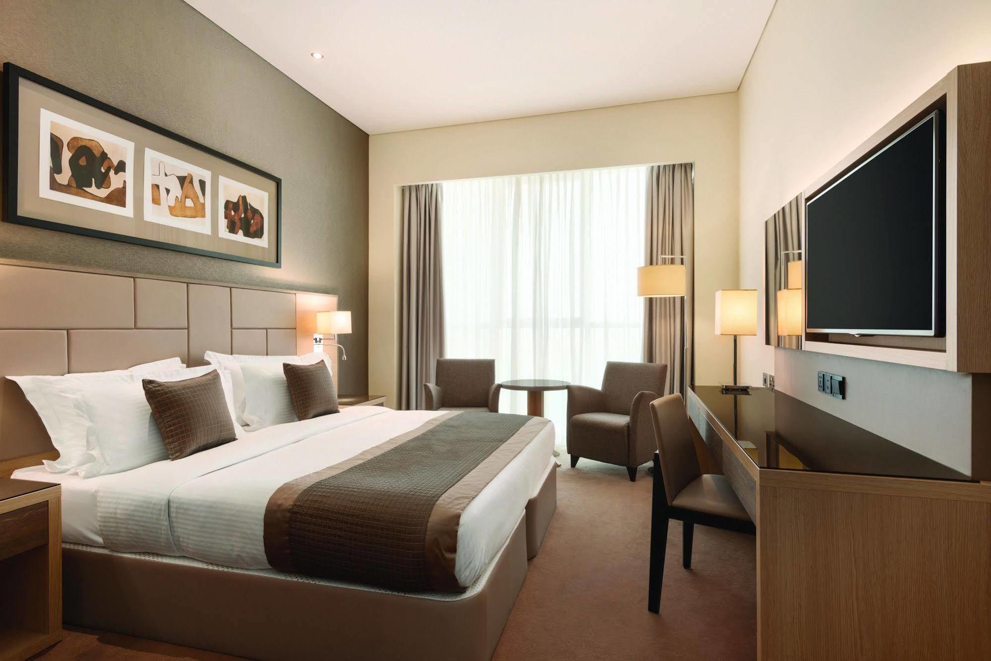 Tryp By Wyndham Abu Dhabi City Center Exterior foto